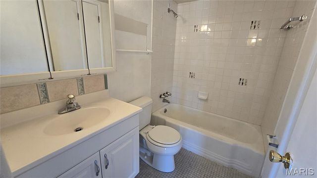 10407 Briarbend Drive 3, Unincorporated, MO 63146