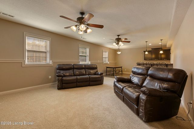 4063 Viewcrest Loop, Floyds Knobs, IN 47119