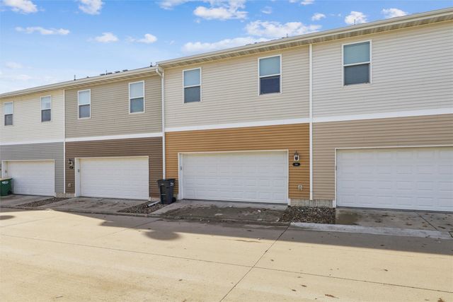 9165 Greenspire Drive 114, West Des Moines, IA 50266