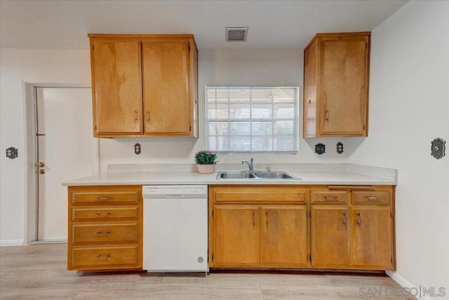 6734 Sunny Brae Dr, San Diego, CA 92119