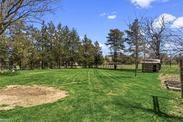 10238 Foley Road, Fenton, MI 48430