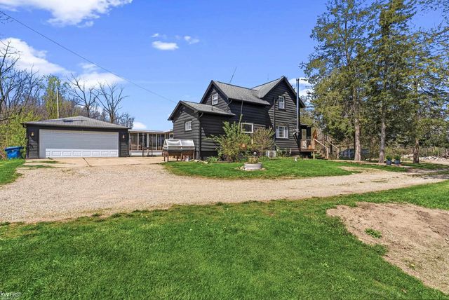 10238 Foley Road, Fenton, MI 48430