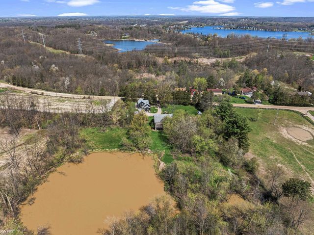 10238 Foley Road, Fenton, MI 48430