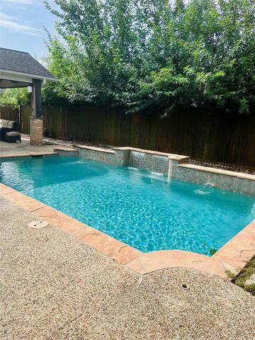 11004 Oakwood Drive, La Porte, TX 77571