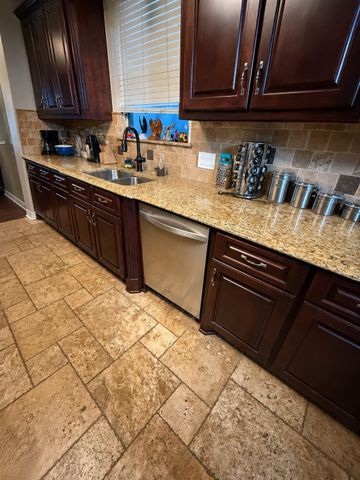 11004 Oakwood Drive, La Porte, TX 77571