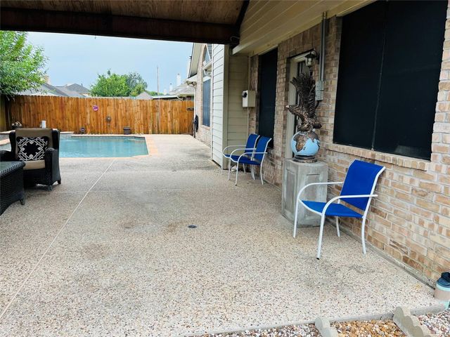 11004 Oakwood Drive, La Porte, TX 77571