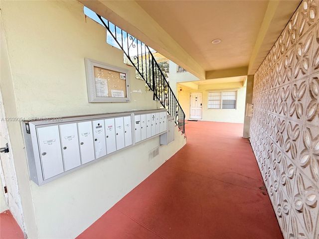 1722 Mayo Street 105, Hollywood, FL 33020