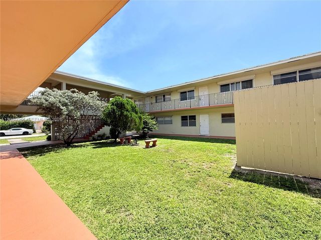 1722 Mayo Street 105, Hollywood, FL 33020
