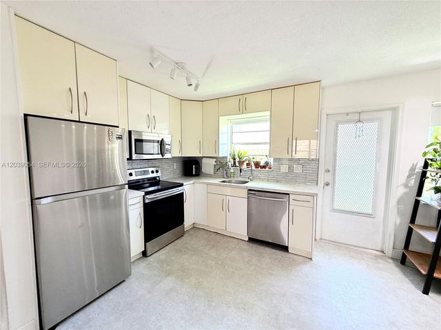 1722 Mayo Street 105, Hollywood, FL 33020