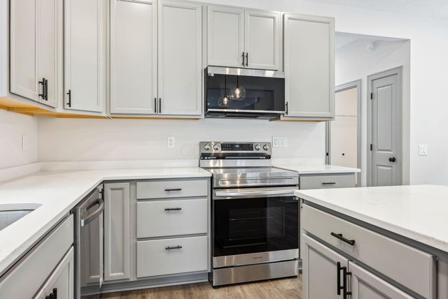 910 Ellsworth Avenue, Columbus, OH 43206