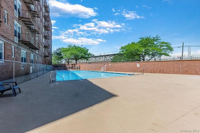46-01 39th Avenue 103, Sunnyside, NY 11104