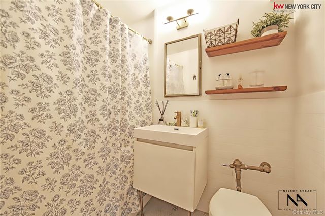 46-01 39th Avenue 103, Sunnyside, NY 11104