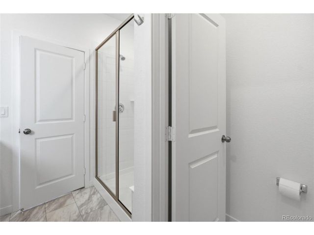 930 Thinleaf Ln, Elizabeth, CO 80107