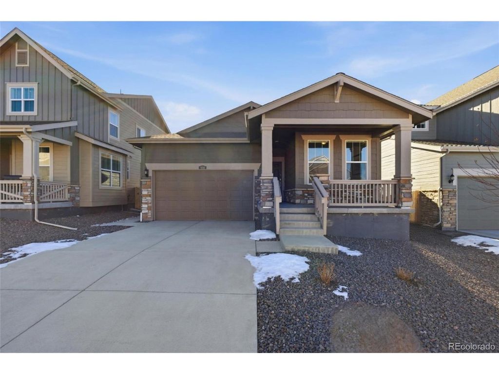930 Thinleaf Ln, Elizabeth, CO 80107