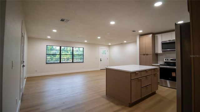 36351 LAKE PASADENA ROAD, Dade City, FL 33525