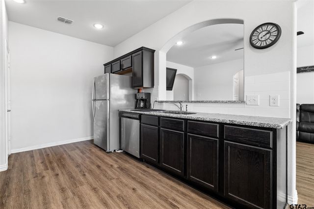 503 Cottage Row, Mabank, TX 75147