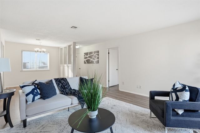 6732 S Lewis Avenue 312, Tulsa, OK 74136