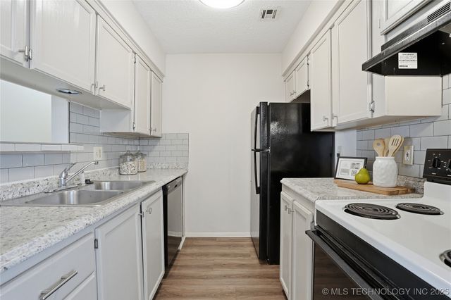 6732 S Lewis Avenue 312, Tulsa, OK 74136