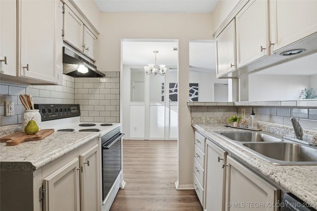 6732 S Lewis Avenue 312, Tulsa, OK 74136