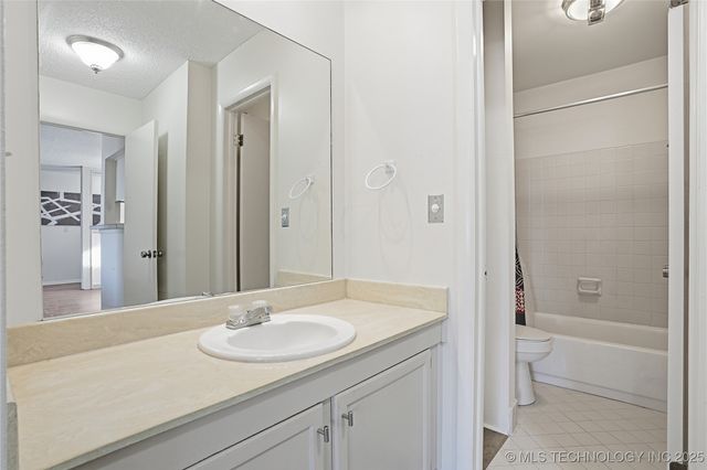 6732 S Lewis Avenue 312, Tulsa, OK 74136