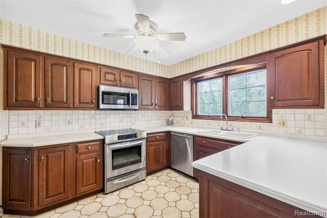 8236 Burning Bush Road, Grosse Ile, MI 48138