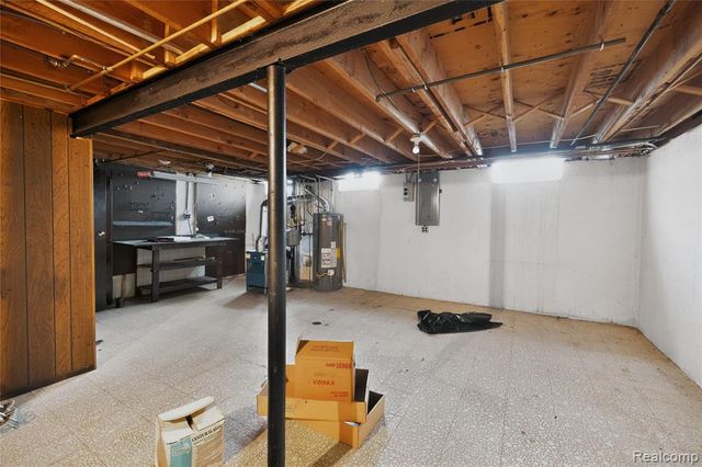 8236 Burning Bush Road, Grosse Ile, MI 48138