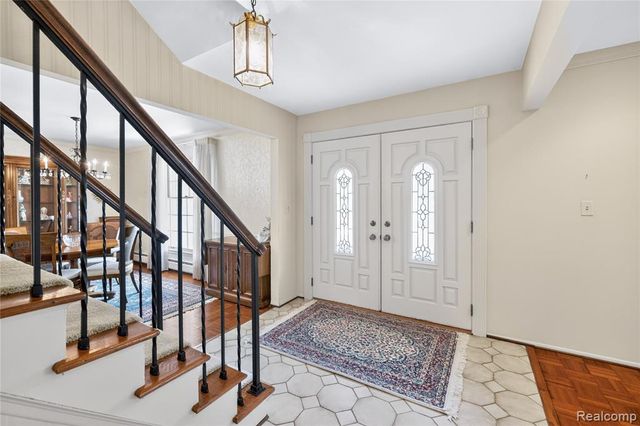 8236 Burning Bush Road, Grosse Ile, MI 48138