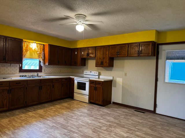 2595 Highway F, Mansfield, MO 65704