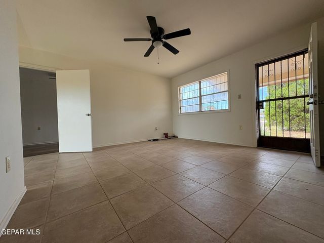 4900 DEBEERS Drive, El Paso, TX 79924