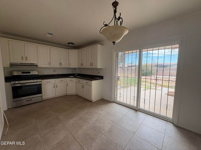 4900 DEBEERS Drive, El Paso, TX 79924