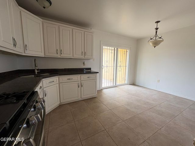 4900 DEBEERS Drive, El Paso, TX 79924