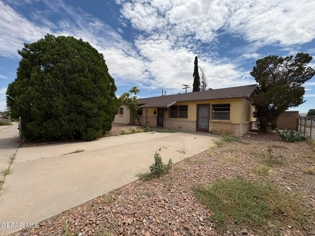 4900 DEBEERS Drive, El Paso, TX 79924