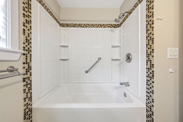 8608 W LAKE Road, Lake City Boro, PA 16423