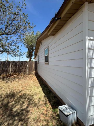 3303 E 14th Street, Lubbock, TX 79403
