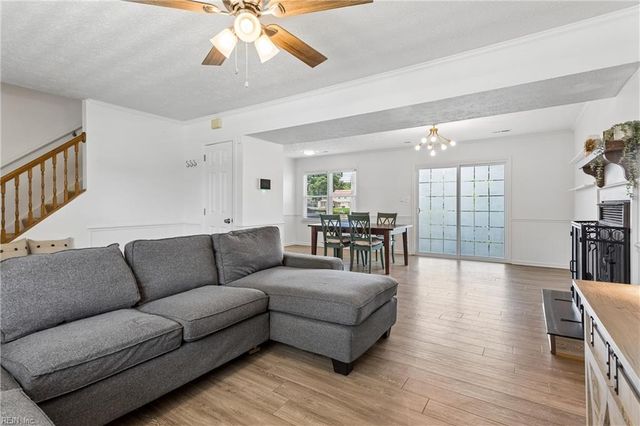 160 Fairmont DR, Hampton, VA 23666
