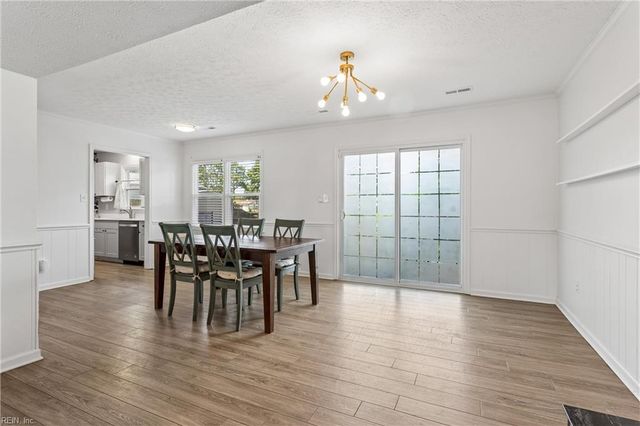 160 Fairmont DR, Hampton, VA 23666