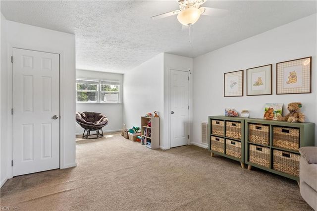 160 Fairmont DR, Hampton, VA 23666