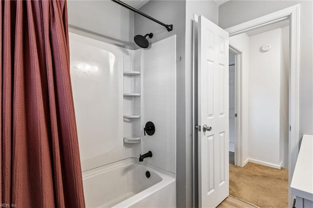 160 Fairmont DR, Hampton, VA 23666