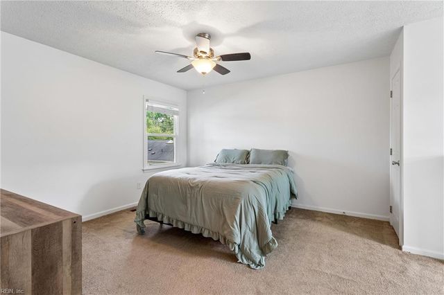 160 Fairmont DR, Hampton, VA 23666