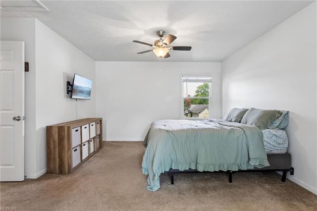 160 Fairmont DR, Hampton, VA 23666