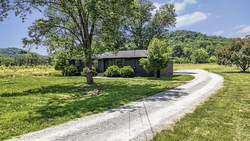 4686 Lickton PIKE, Whites Creek, TN 37189
