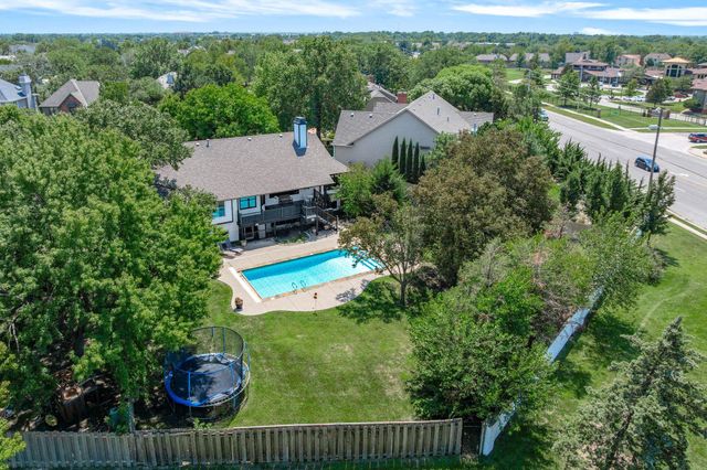 8024 E Greenbriar Ct, Wichita, KS 67226