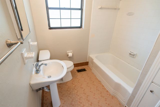 2025 Wahalaw Nene, Tallahassee, FL 32301