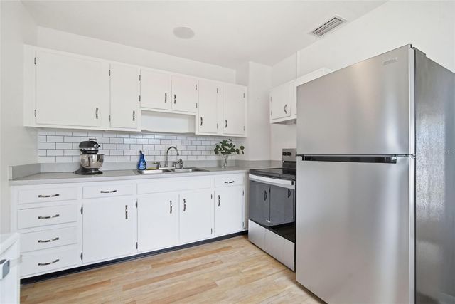 3521 W MCELROY AVENUE, Tampa, FL 33611