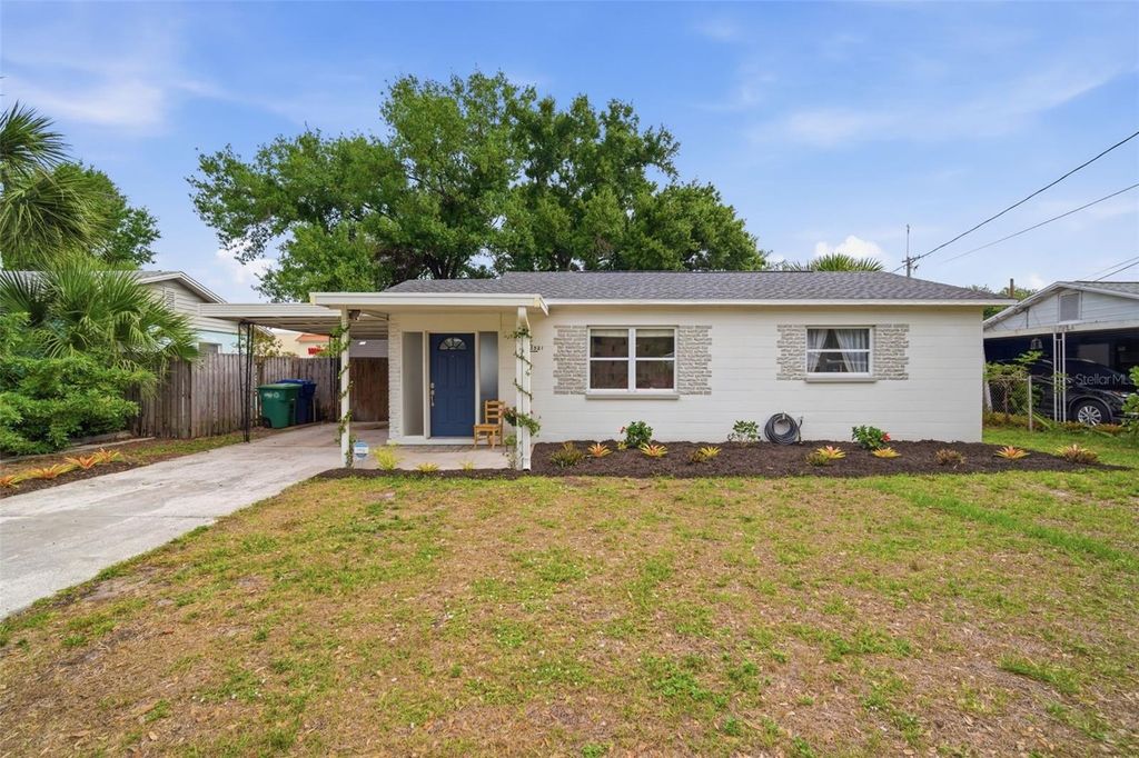 3521 W MCELROY AVENUE, Tampa, FL 33611