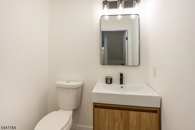 18 Whisper Way, Roxbury Twp., NJ 07852