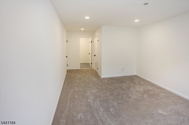 18 Whisper Way, Roxbury Twp., NJ 07852