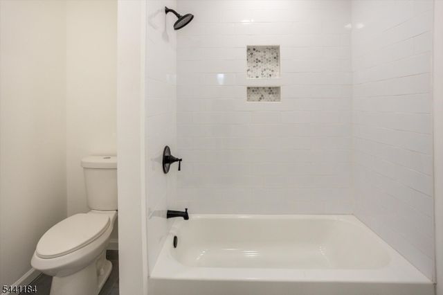 18 Whisper Way, Roxbury Twp., NJ 07852