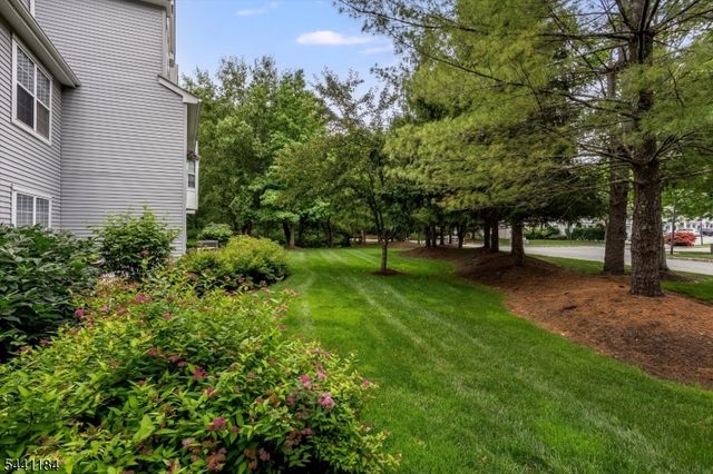 18 Whisper Way, Roxbury Twp., NJ 07852