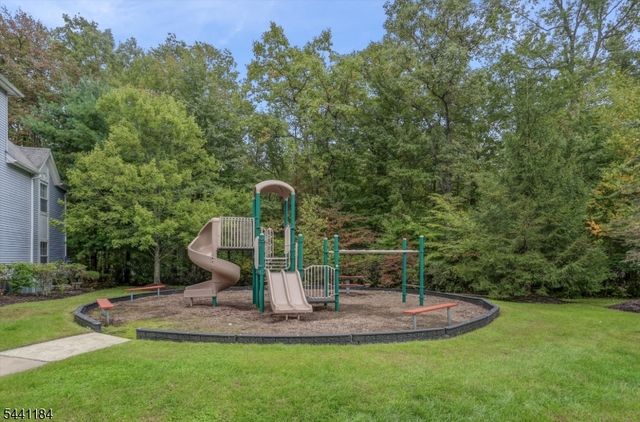 18 Whisper Way, Roxbury Twp., NJ 07852